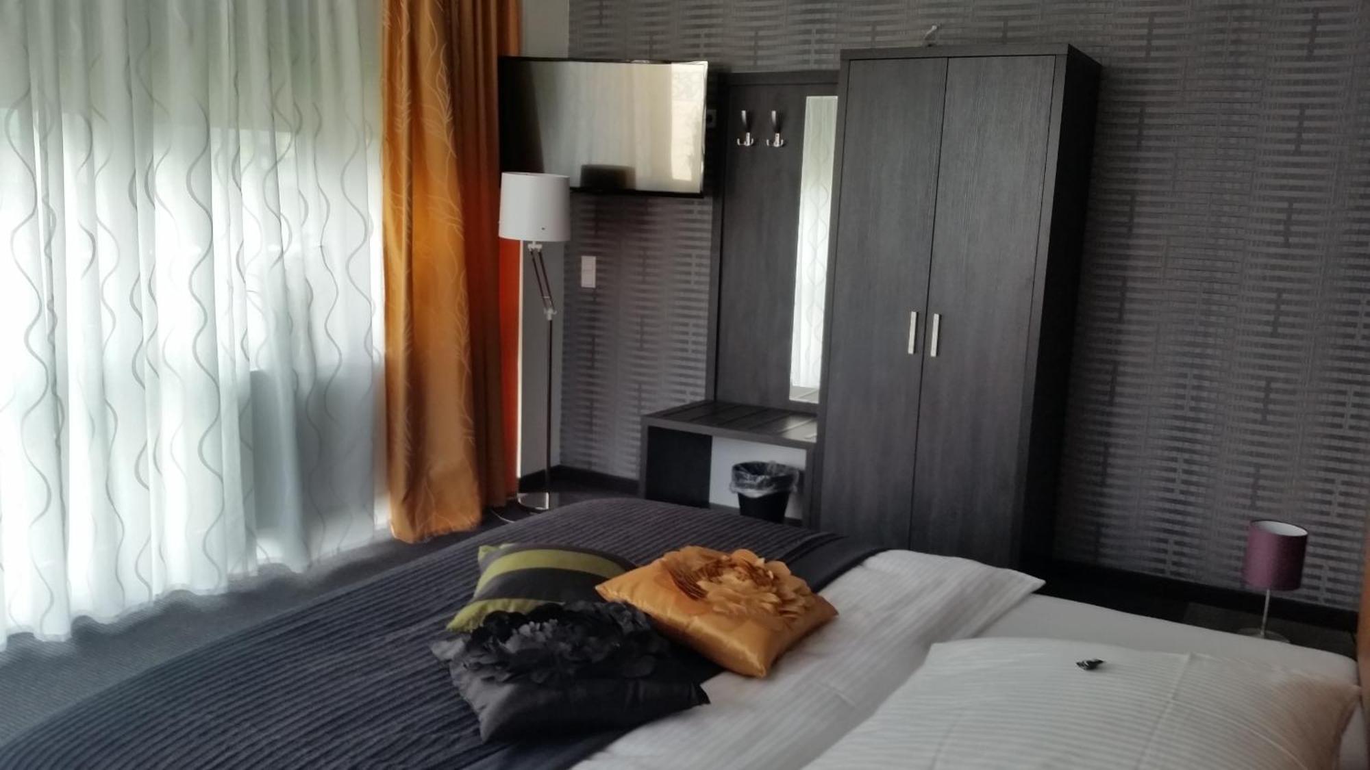 Appart-Hotel, Einsteinstrasse Herzogenaurach Bagian luar foto